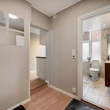 Newly Renovated 1 Bedroom In Heart Of * Берген
