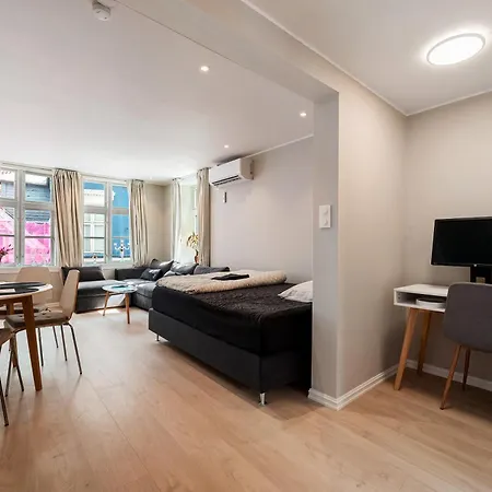 Newly Renovated 1 Bedroom In Heart Of アパート *