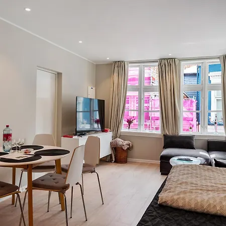 Newly Renovated 1 Bedroom In Heart Of