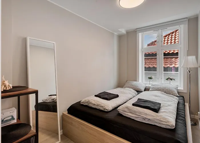 Newly Renovated 1 Bedroom In Heart Of Appartement *